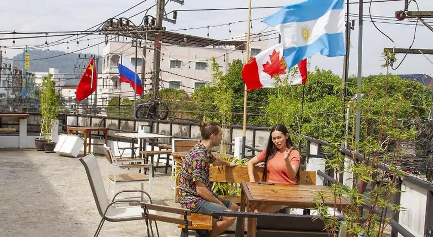 The Auto Place Terrasse