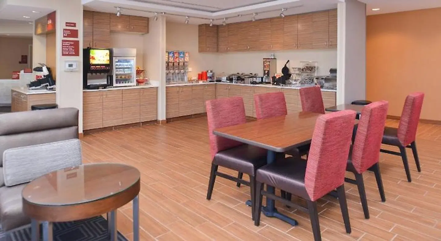 TownePlace Suites by Marriott Gillette Bar
