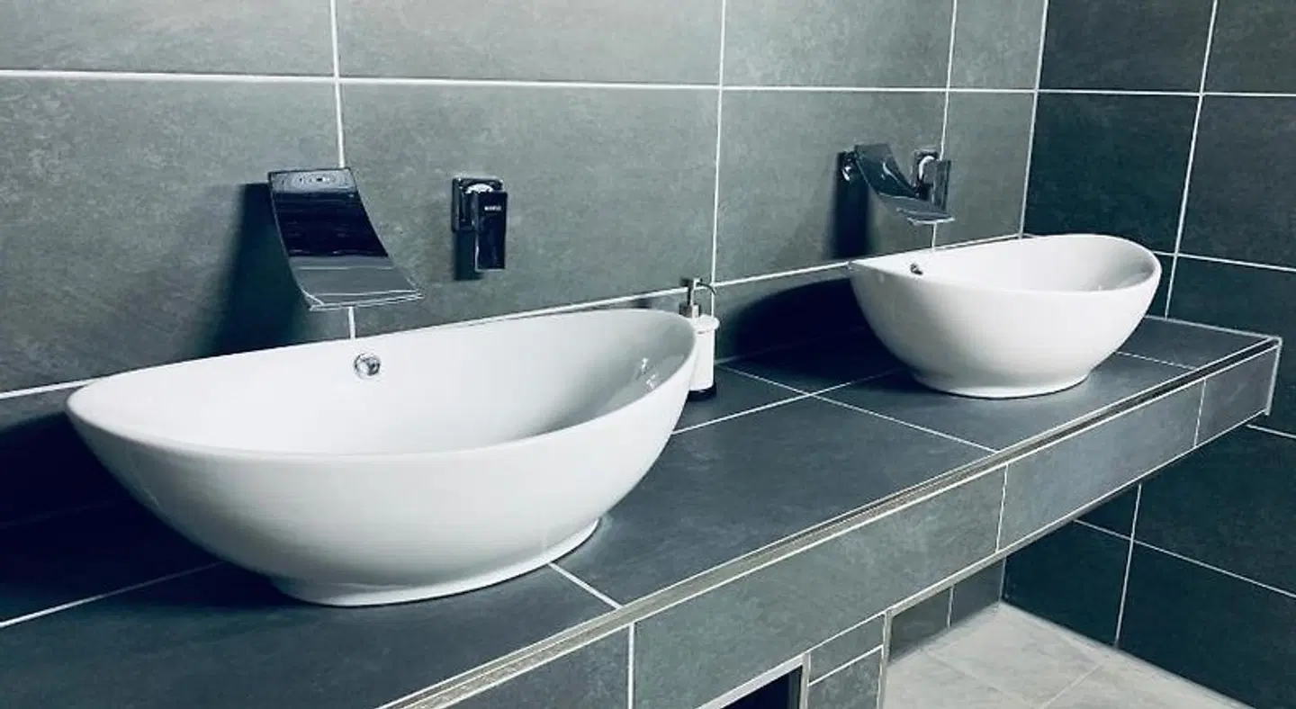 White Pearl Hostel Badezimmer