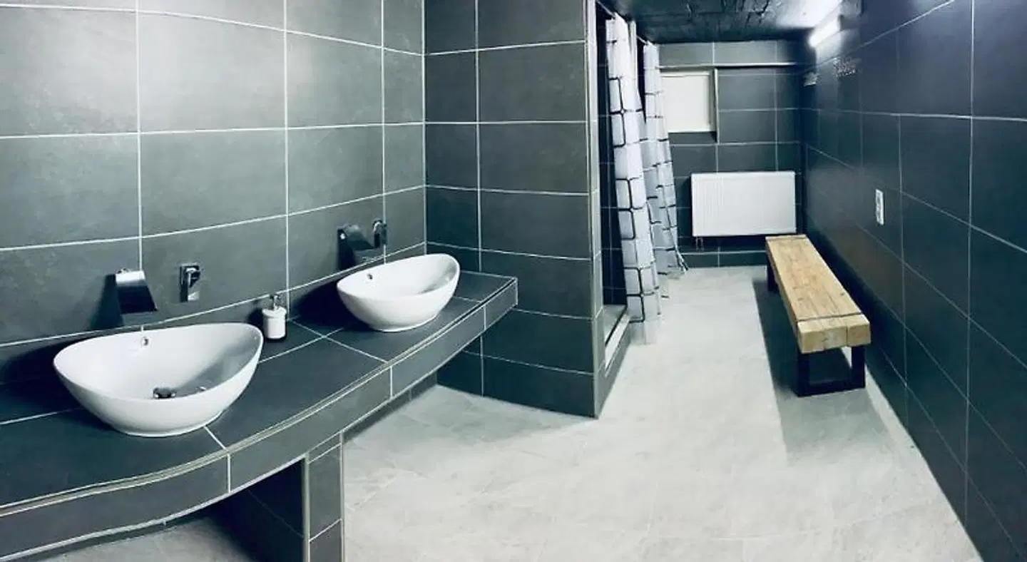 White Pearl Hostel Badezimmer