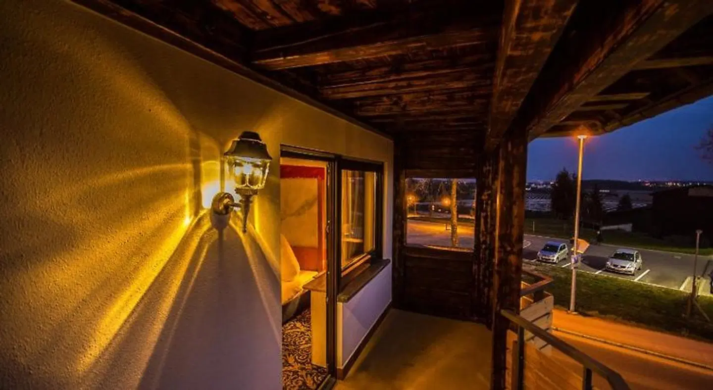 Hotel-Restaurant Alpha ROOM_EXAMPLE