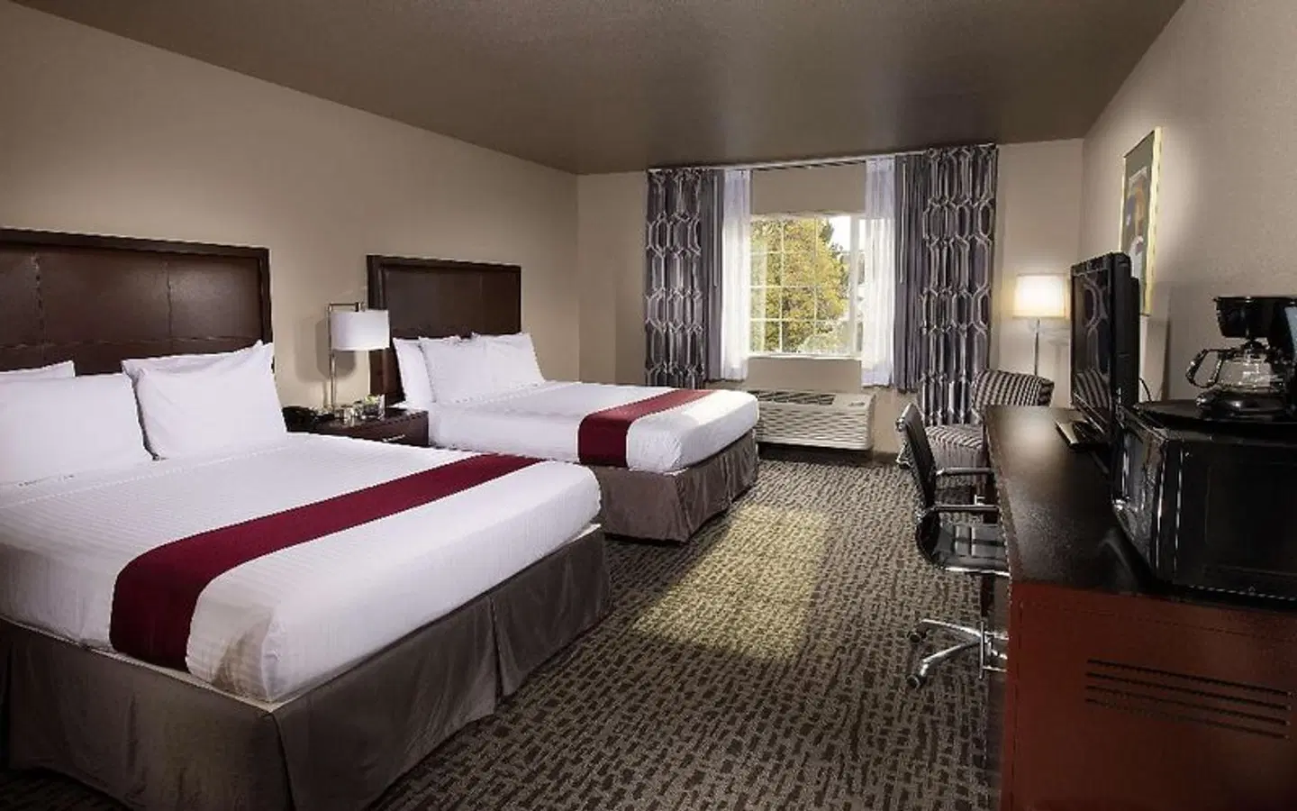 Coast Hilltop Inn ROOM_EXAMPLE