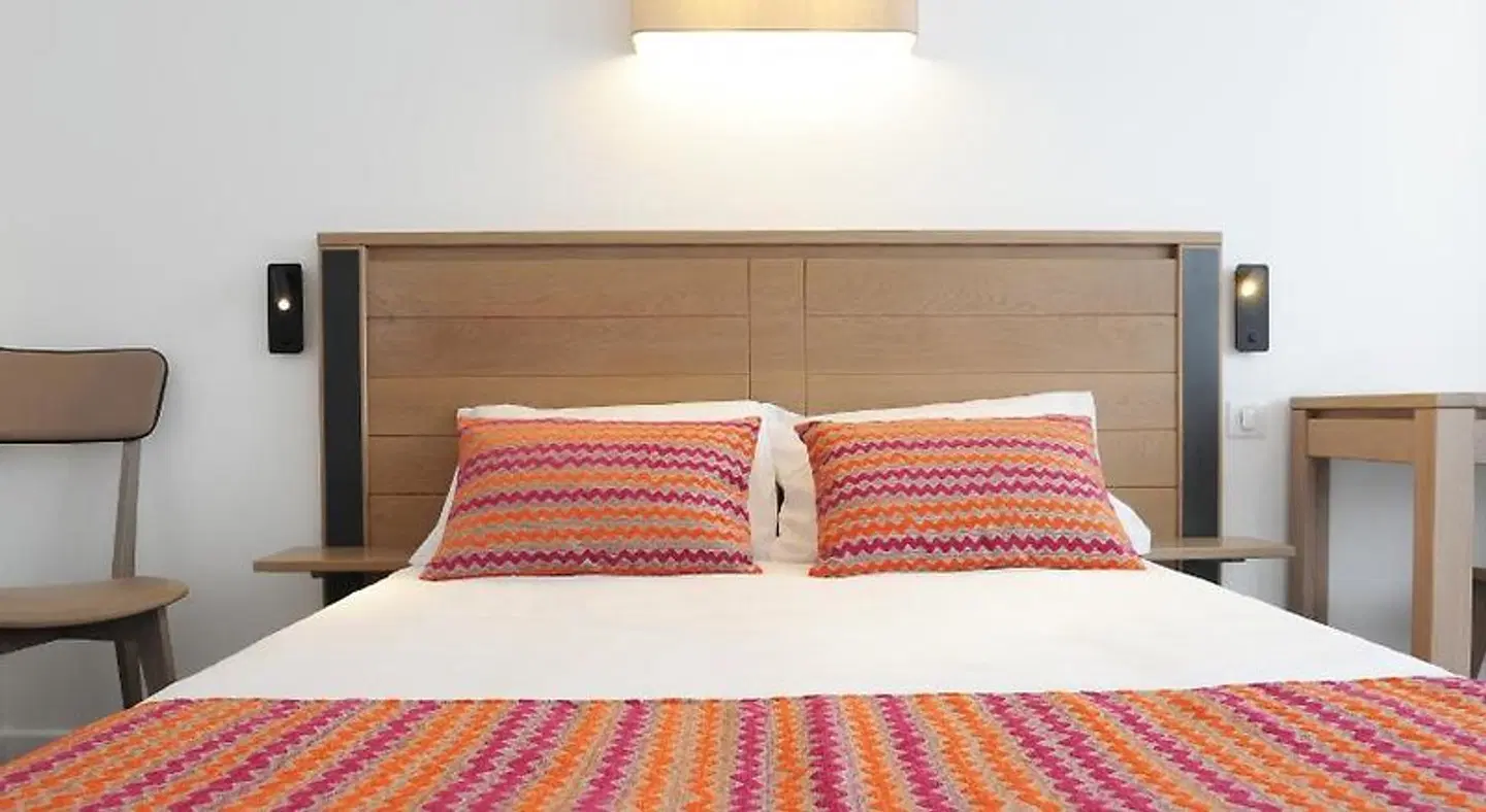 Manexenea ROOM_EXAMPLE