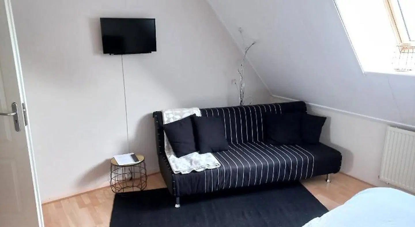 Bron van Rust ROOM_EXAMPLE