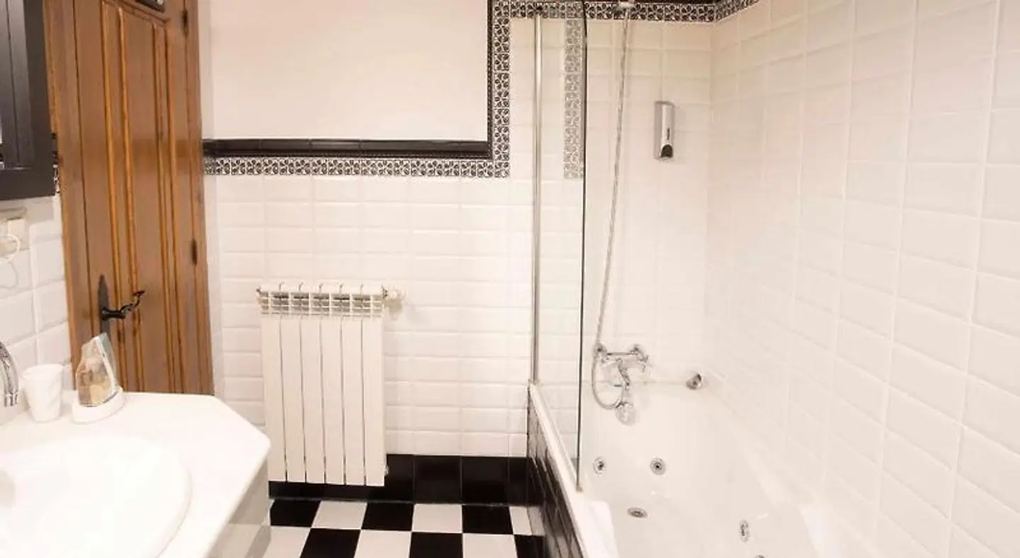 Palacio La Cajiga Badezimmer