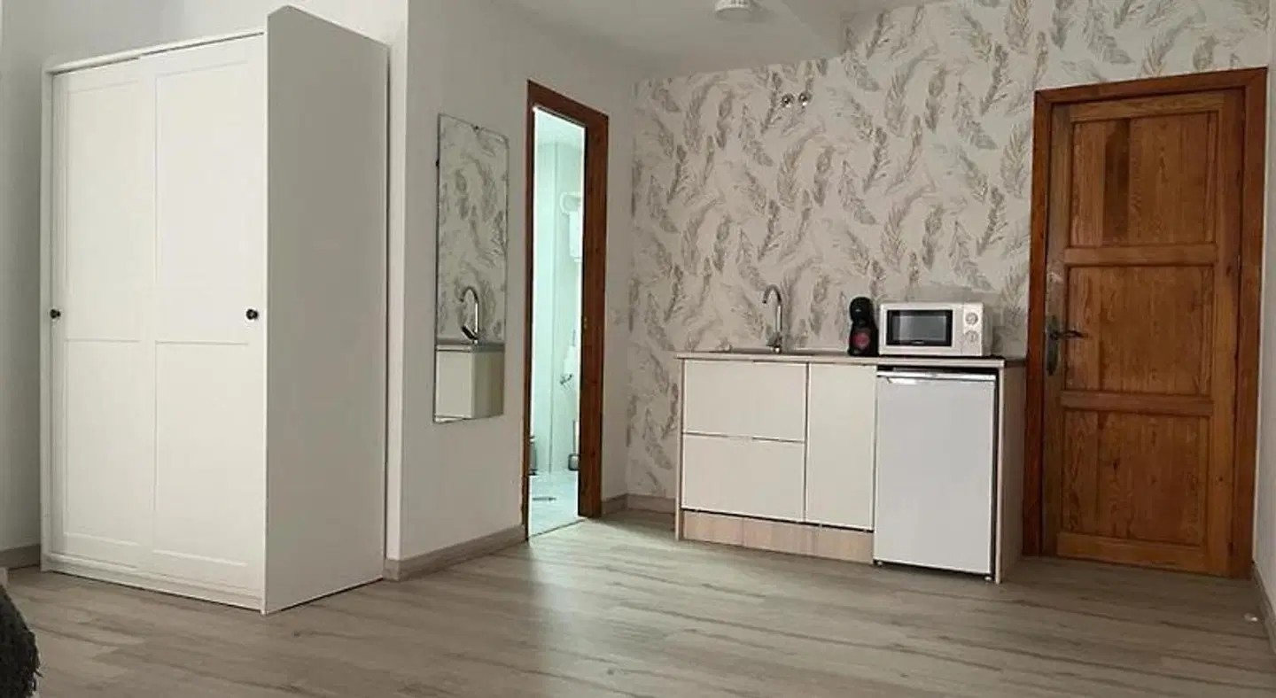 Hostal Plaza de Italia ROOM_EXAMPLE