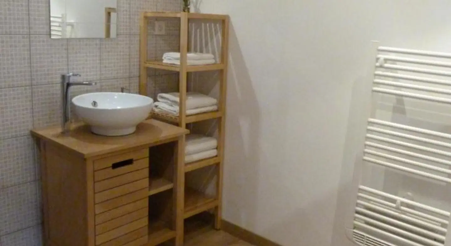 Logis De L'arceau Badezimmer