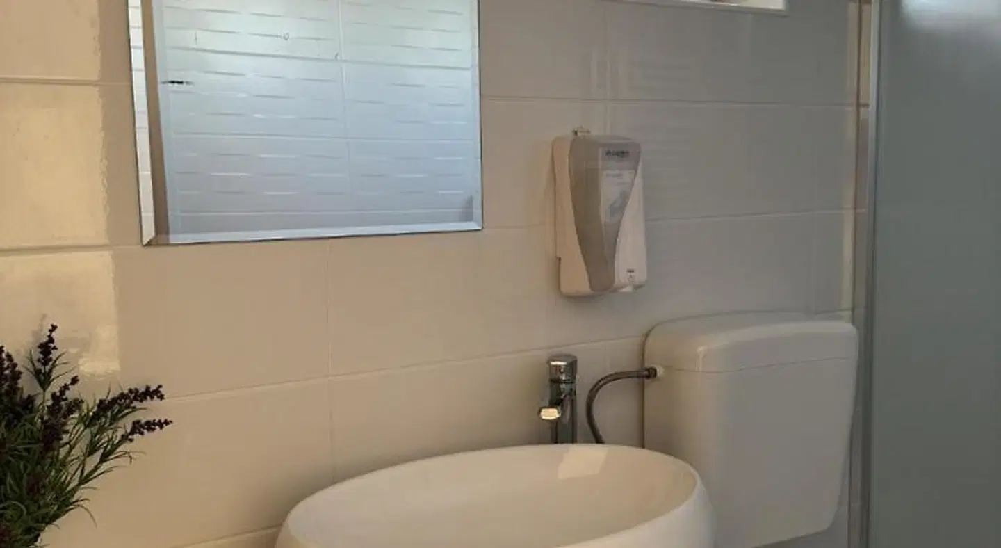 Pension Komfor Fitea Badezimmer