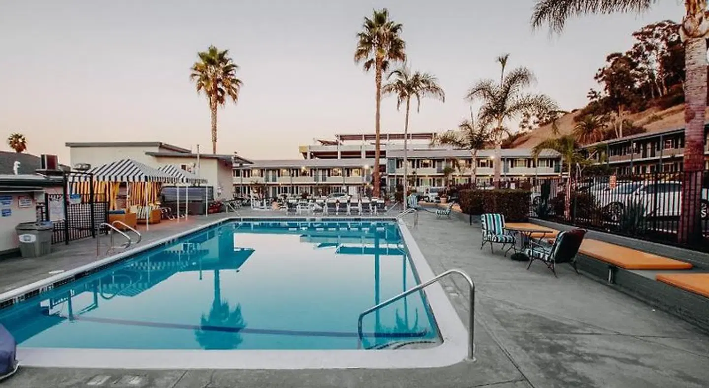 The Atwood Hotel OUTDOOR_POOL