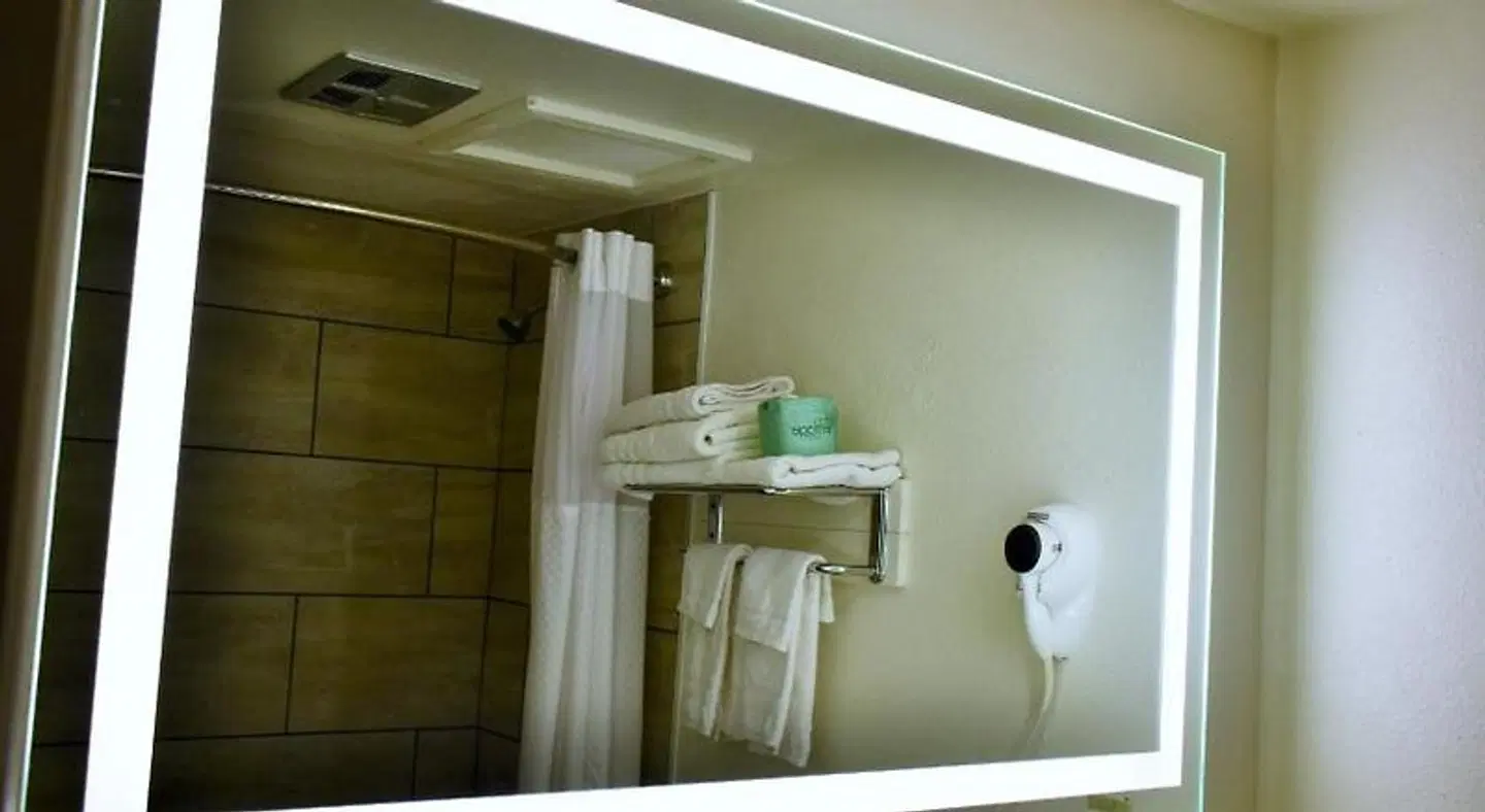 Knights Inn Page Badezimmer