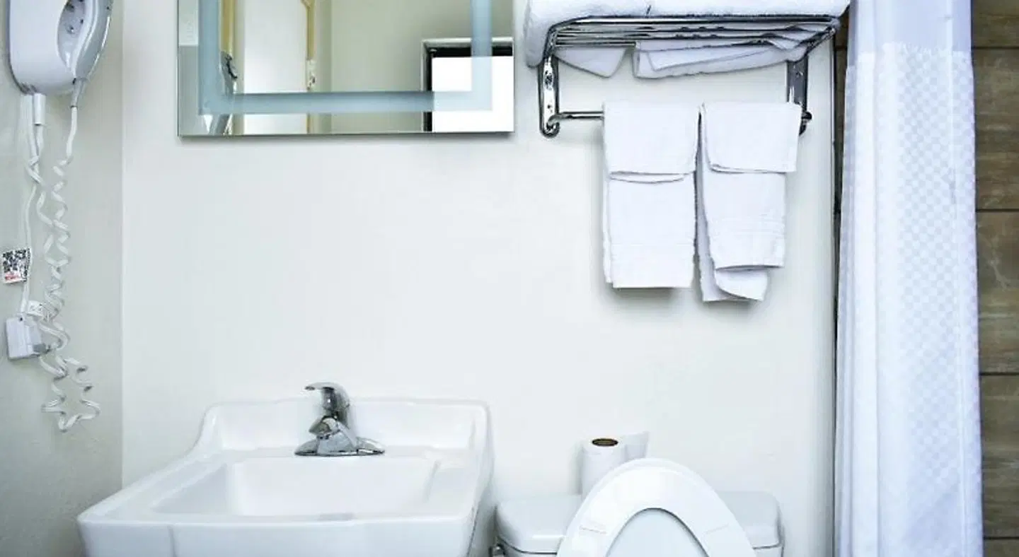 Knights Inn Page Badezimmer