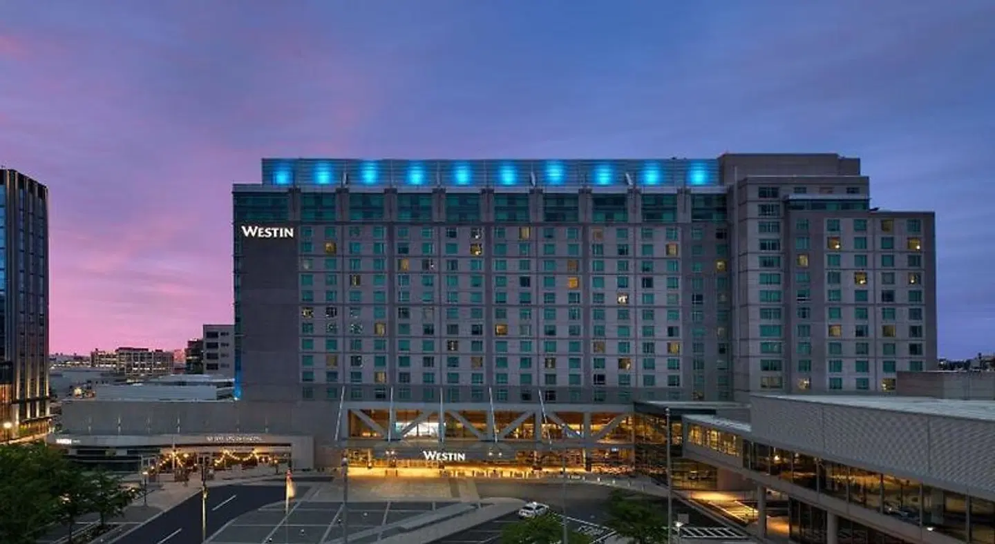 The Westin Boston Seaport District EXTERIOR