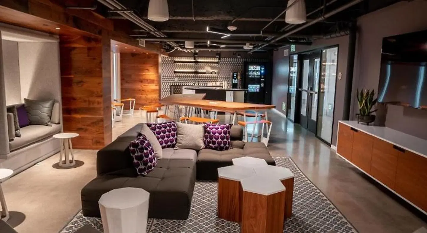 YOTEL San Francisco LOUNGE_LOBBY