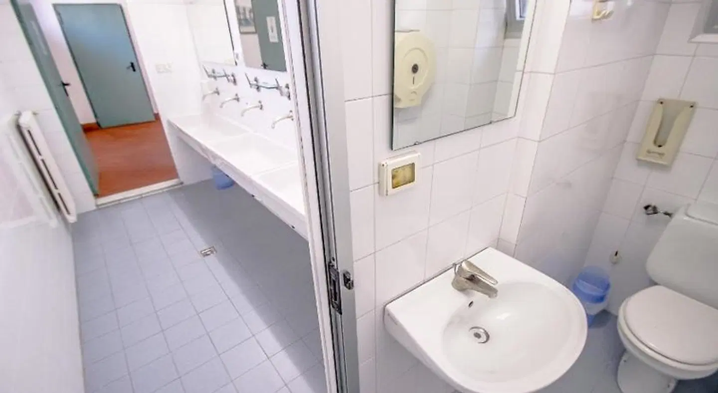 Hostel Santa Monaca Badezimmer