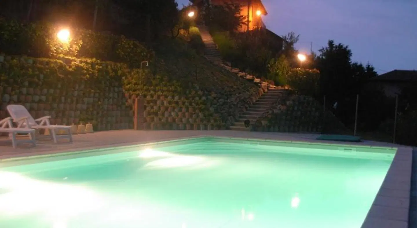 Bricco Dei Ciliegi OUTDOOR_POOL