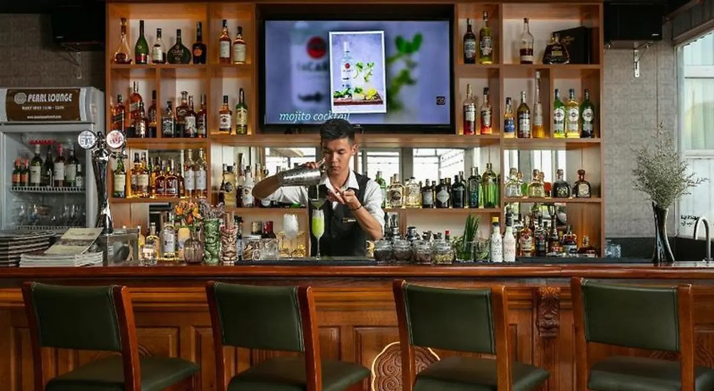 Hanoi Pearl Hotel Bar