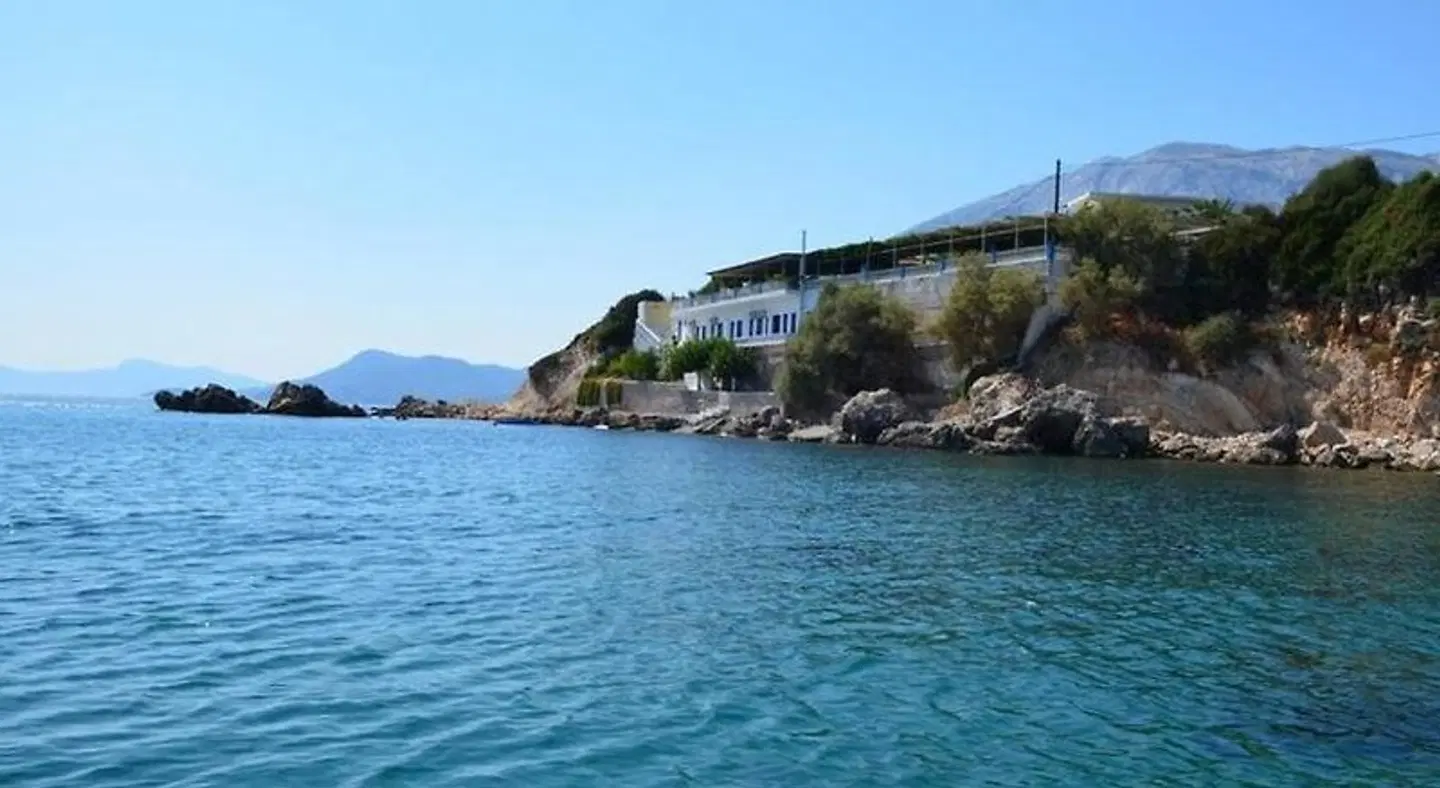 Chrisopetro Strand