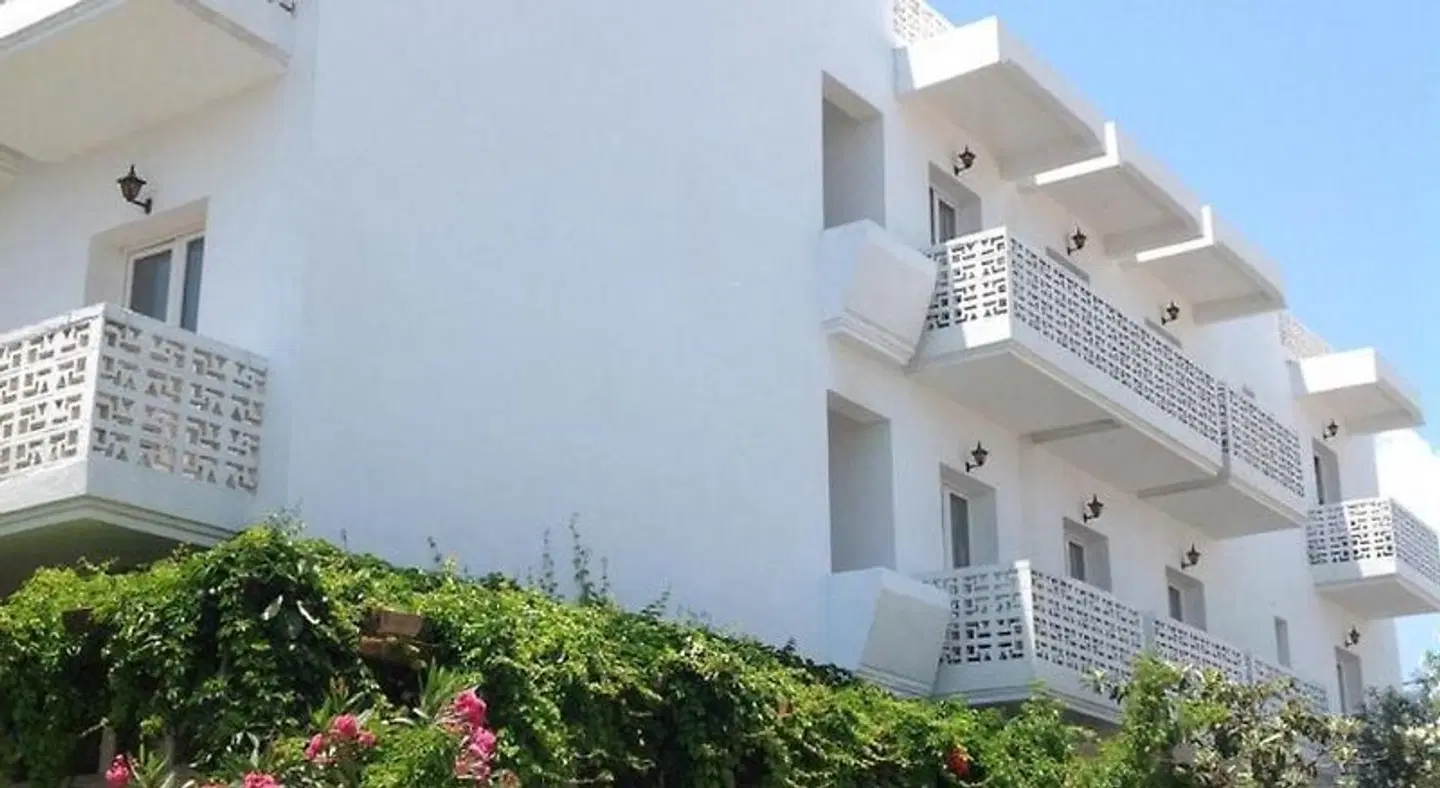 Adamantia EXTERIOR