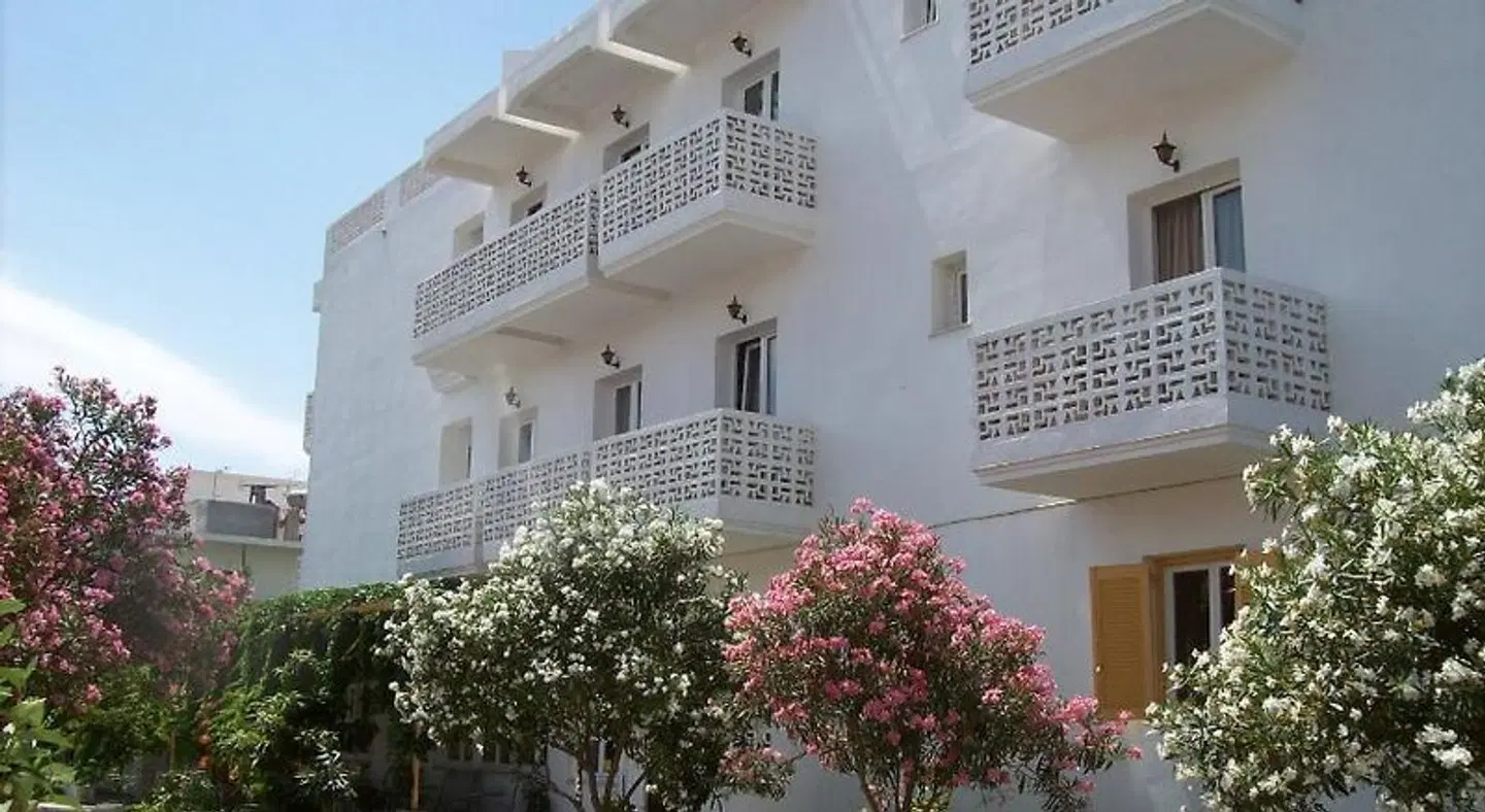 Adamantia EXTERIOR