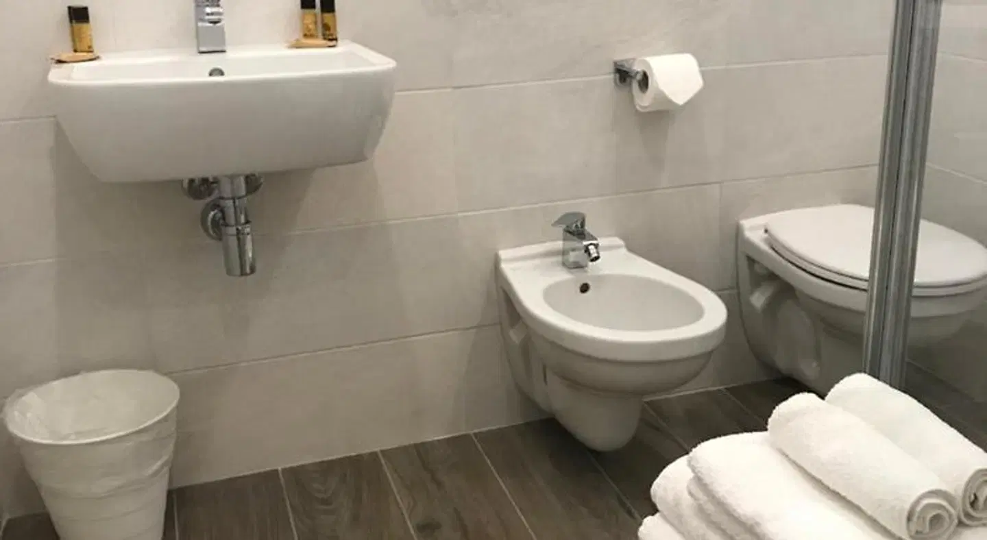 Hotel Cambogia Badezimmer