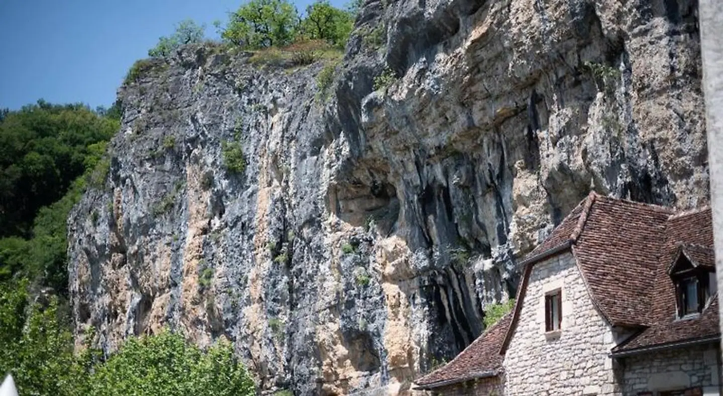 Domaine Les Falaises LANDSCAPE