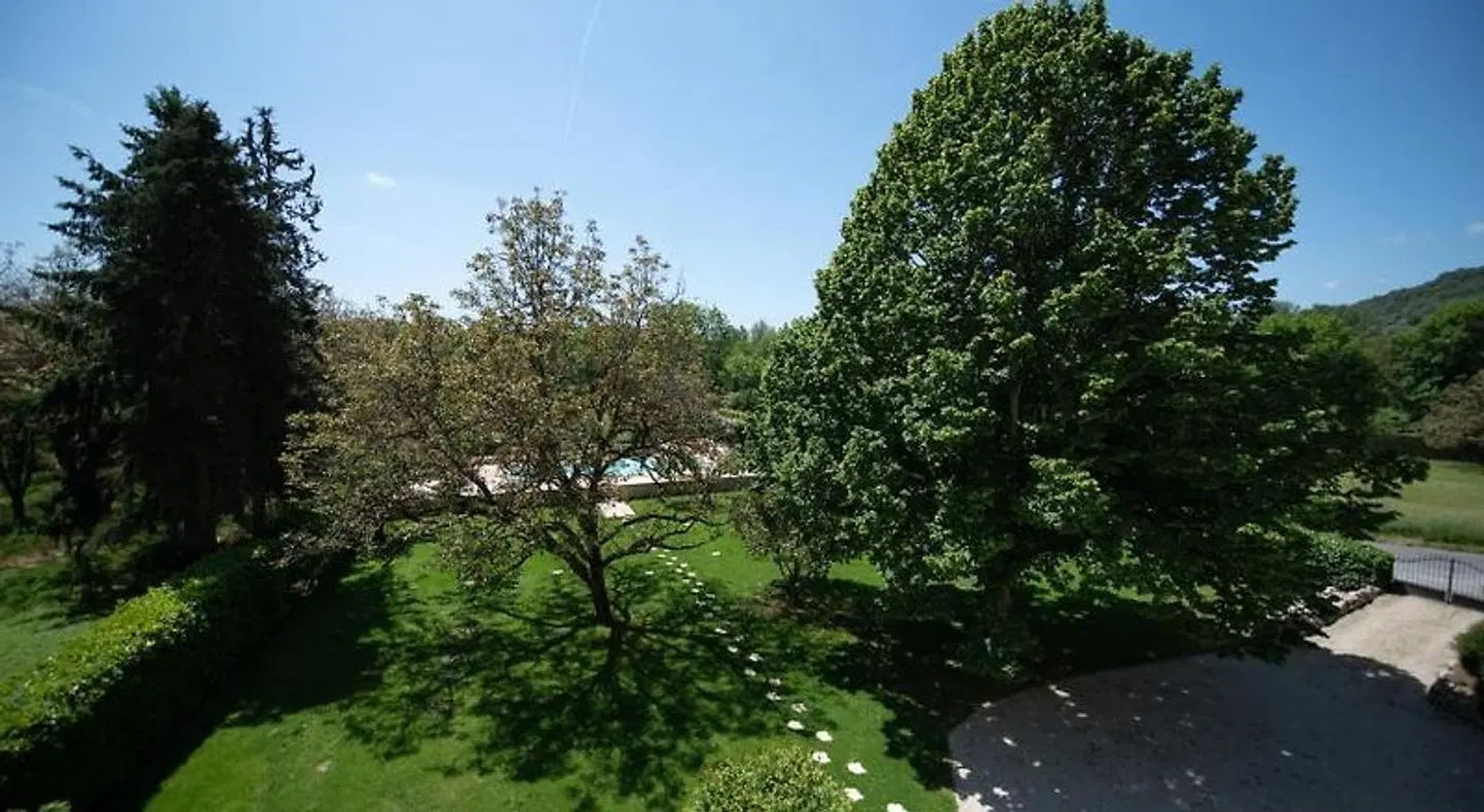 Domaine Les Falaises LANDSCAPE
