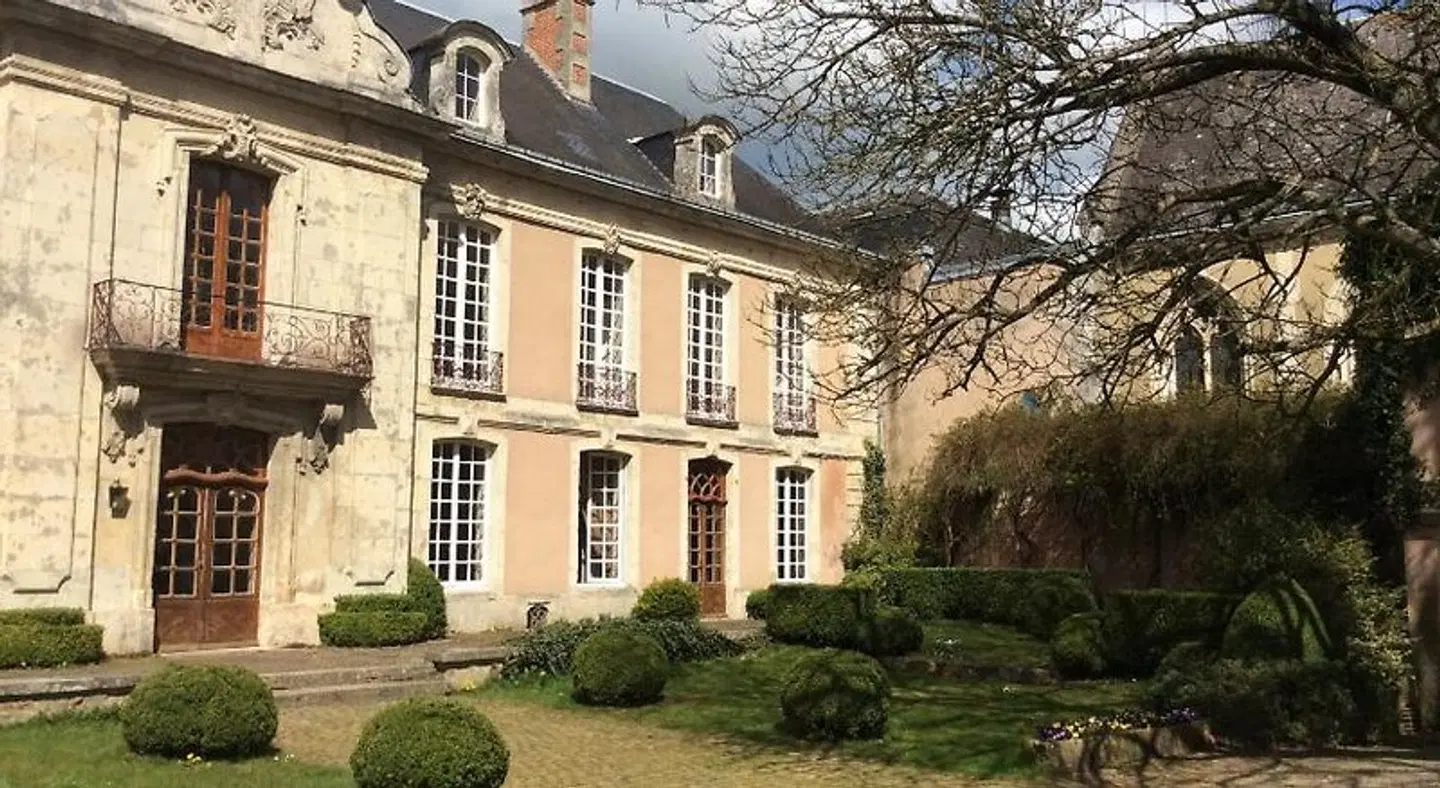 Hotel des Tailles EXTERIOR