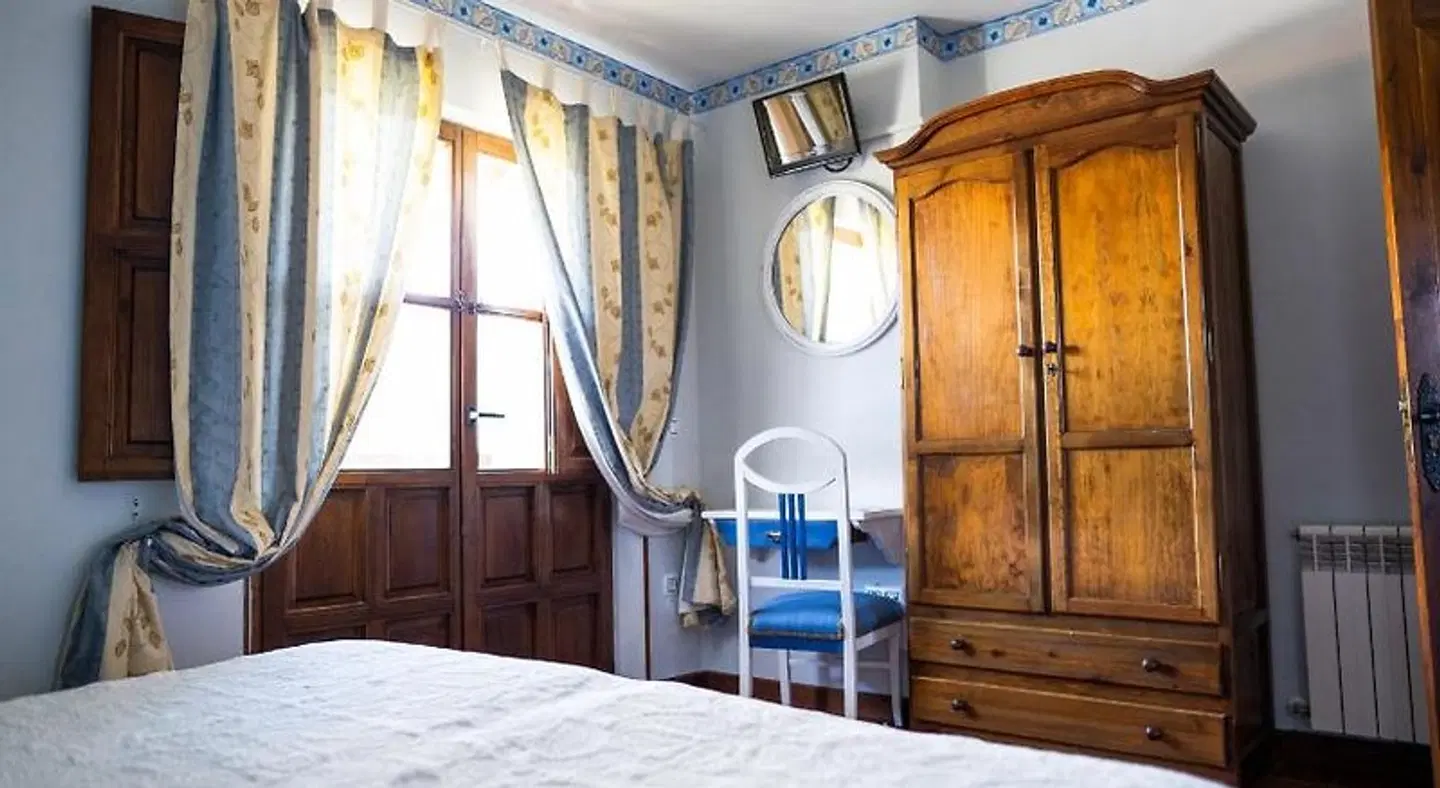 Fuente De Las Anjanas ROOM_EXAMPLE