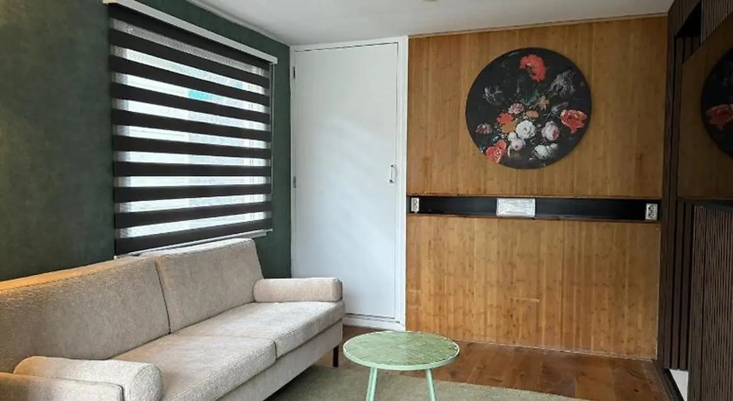 Robshouseboat centre ROOM_EXAMPLE