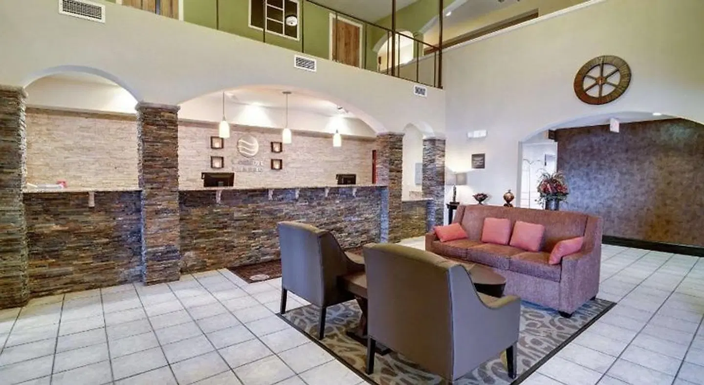 Comfort Inn & Suites LOUNGE_LOBBY
