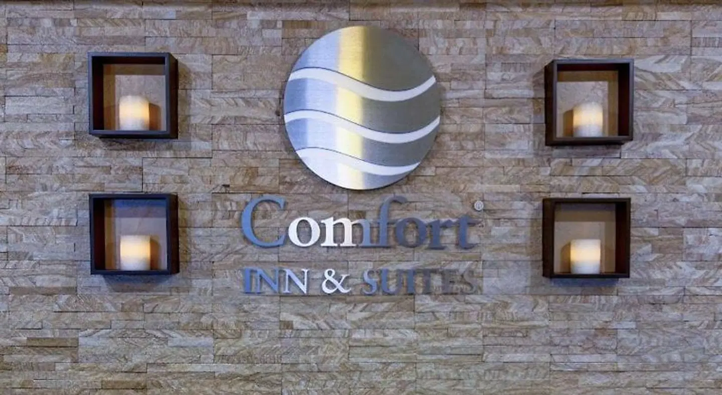 Comfort Inn & Suites MODEL_IMPRESSION