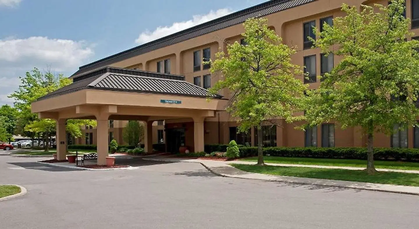 Hampton Inn Ann Arbor-North EXTERIOR