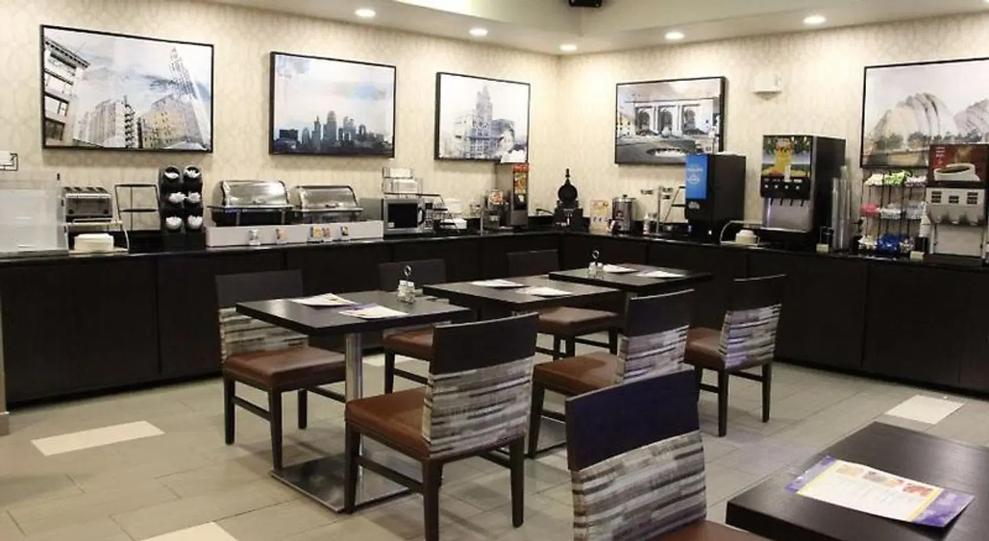 Best Western Plus Kansas City Airport - KCI East Restaurant