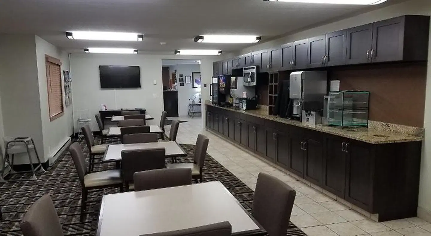 Americas Best Value Inn & Suites Bismarck Bar