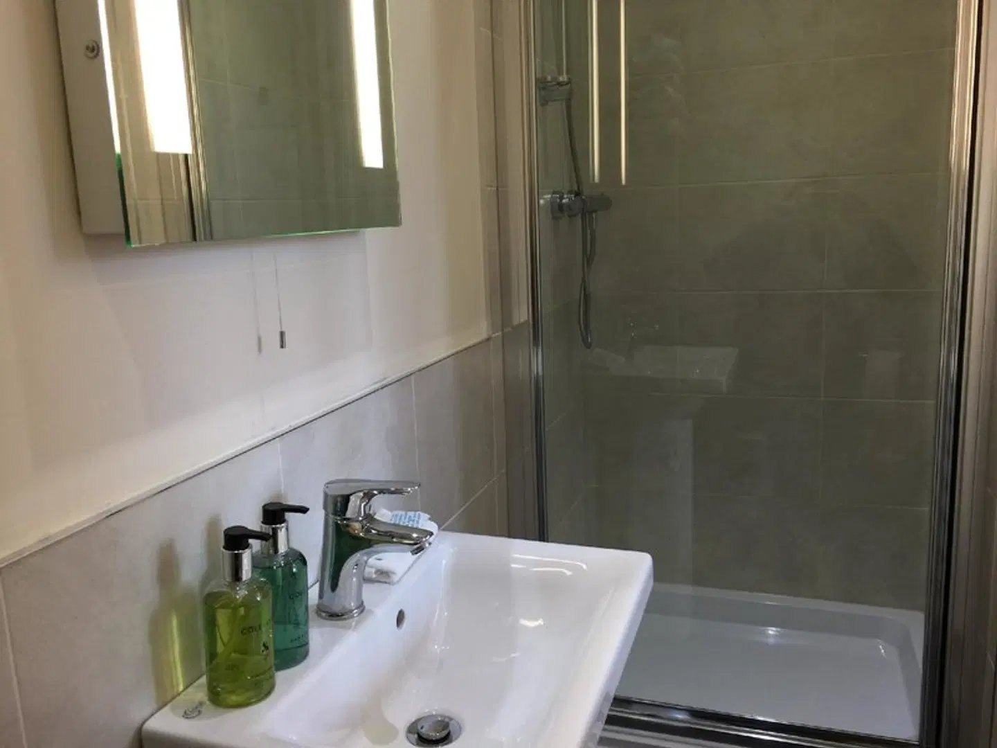 Shrubbery Guest House Badezimmer