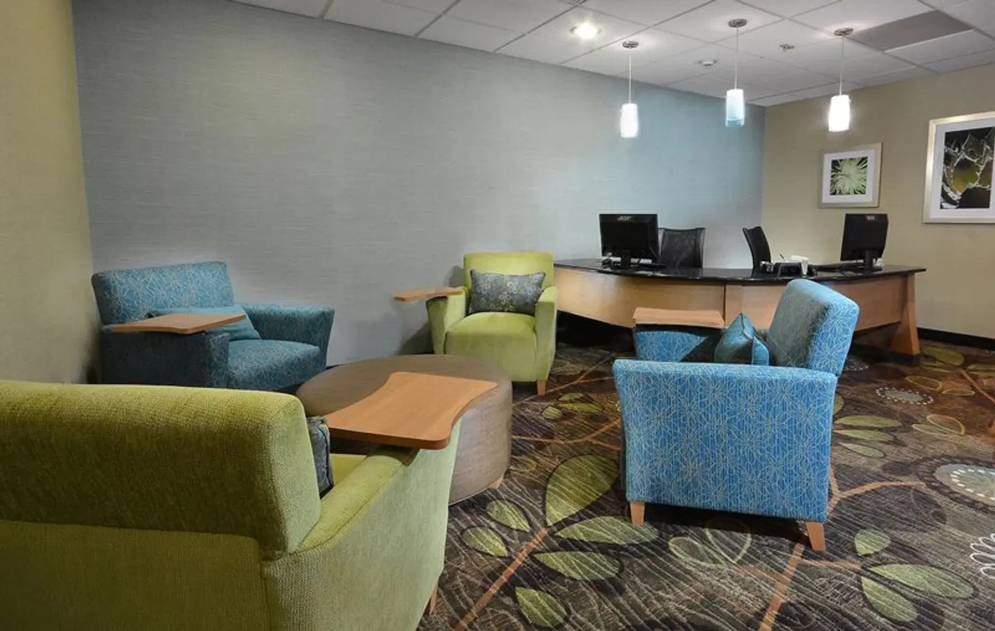 Holiday Inn Express & Suites High Point South by IHG LOUNGE_LOBBY
