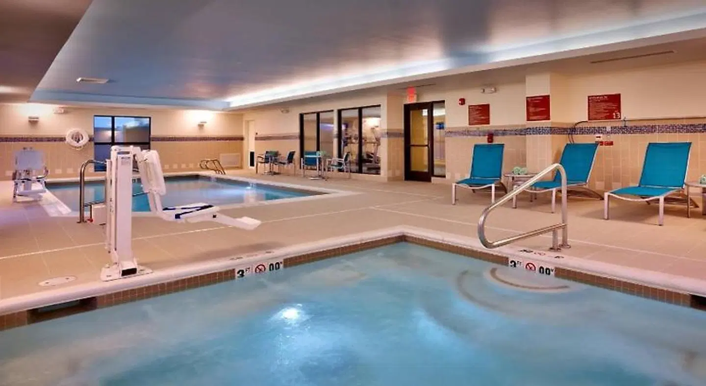 TownePlace Suites by Marriott Dickinson Hallenbad