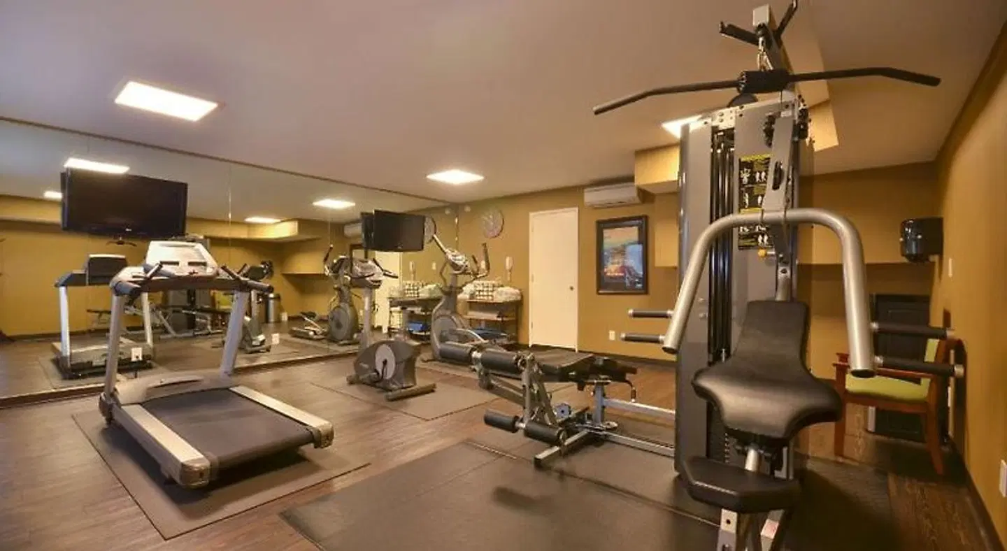 Best Western The Inn & Suites Pacific Grove SPORTS_AND_LEISURE