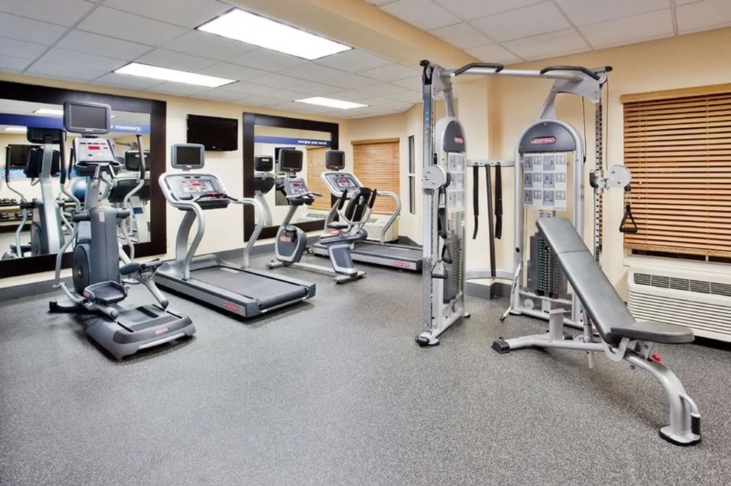 Hampton Inn & Suites Chapel Hill/Durham SPORTS_AND_LEISURE