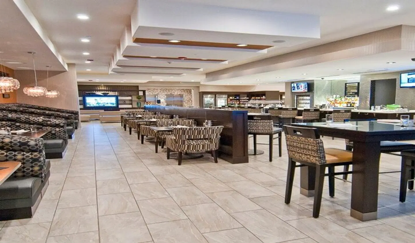 Holiday Inn Austin Airport by IHG Bar