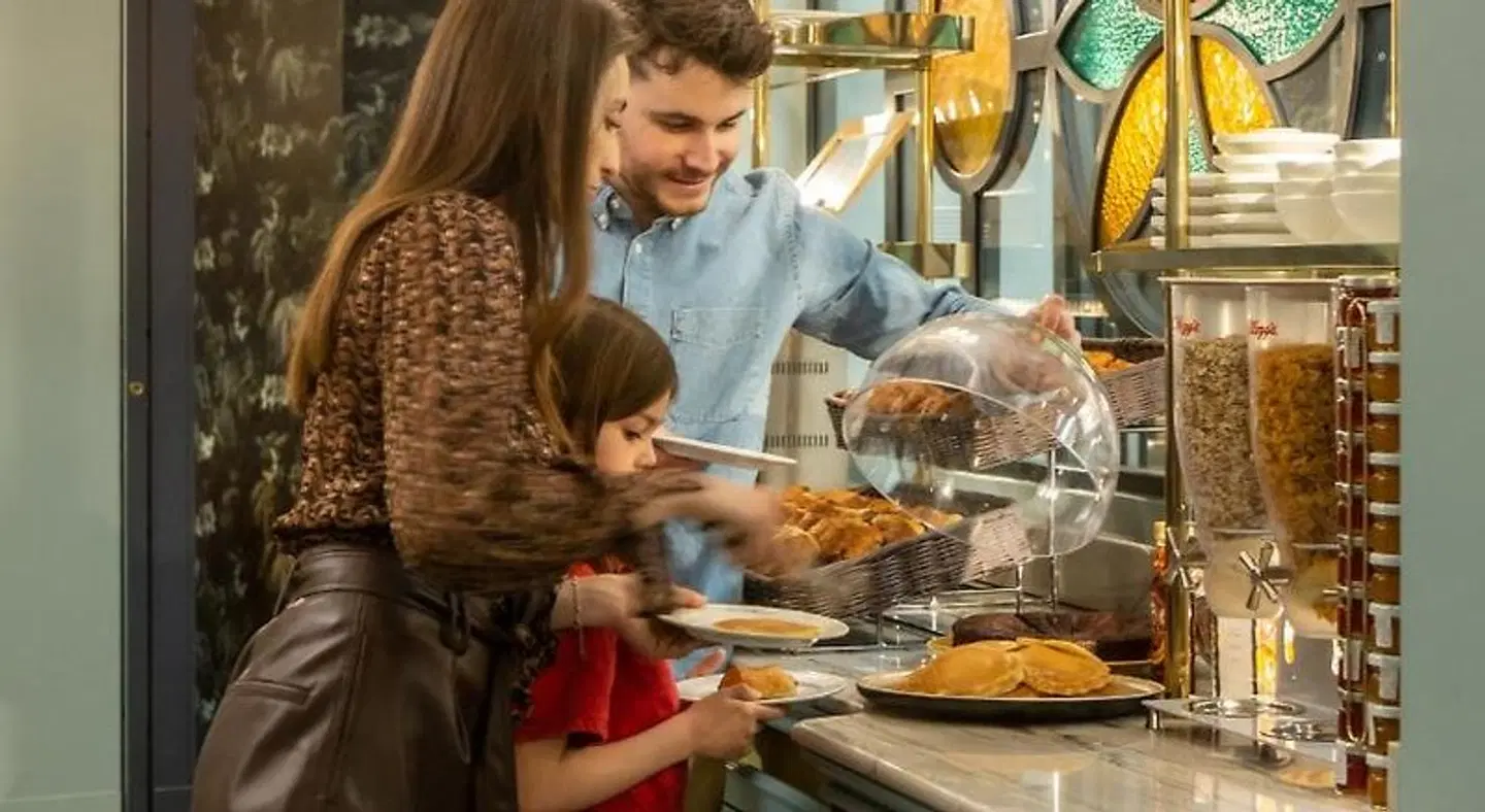 Hôtel Saint Pétersbourg Opéra & Spa PEOPLE