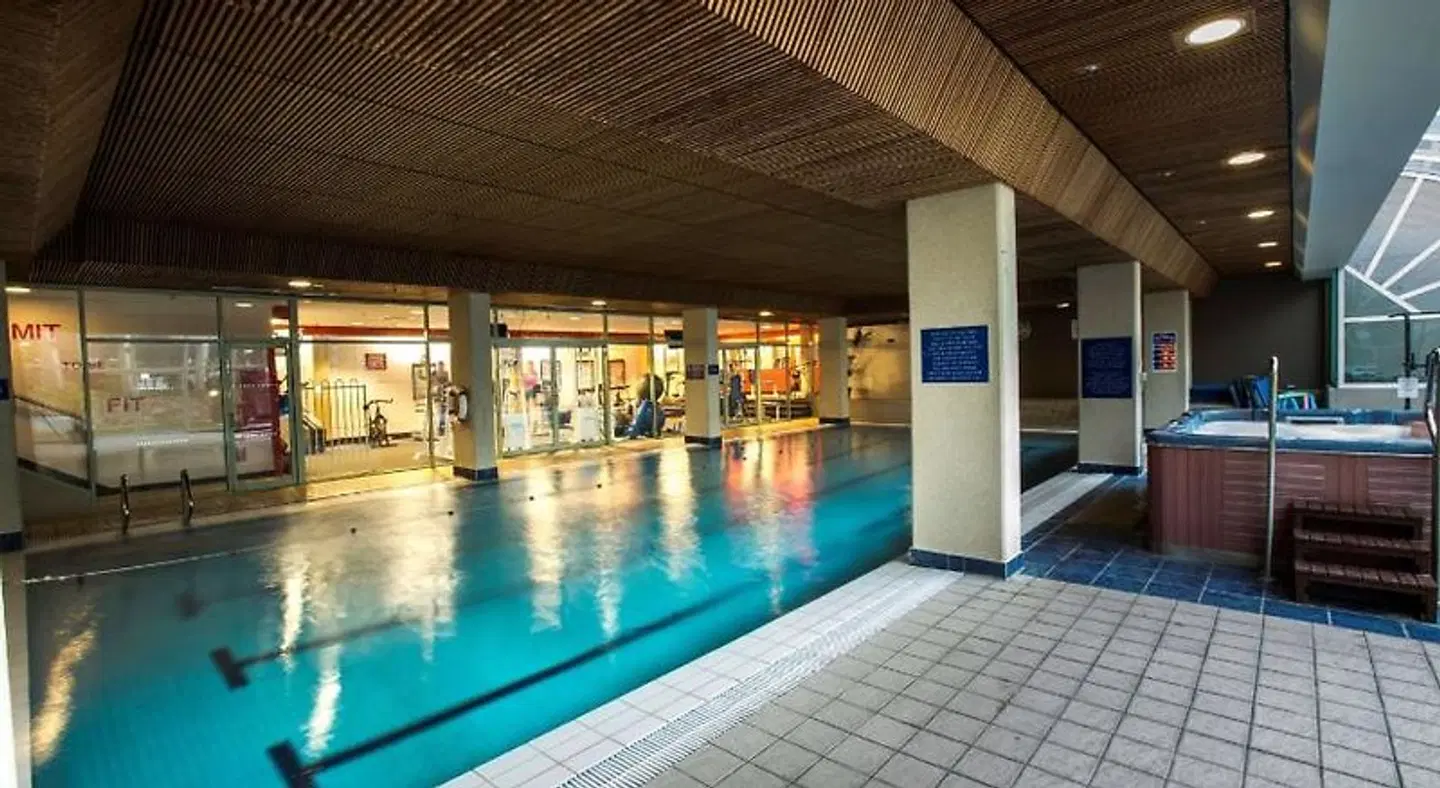 Rydges Canberra Hallenbad