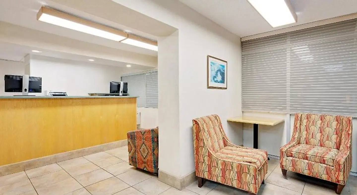 Knights Inn Page LOUNGE_LOBBY