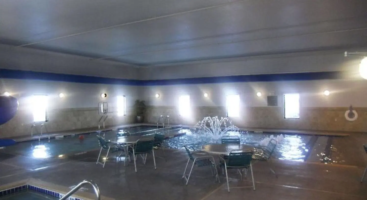 La Quinta Inn & Suites by Wyndham Bismarck Hallenbad