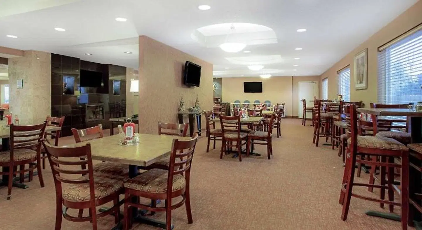 La Quinta Inn & Suites by Wyndham Bismarck Restaurant