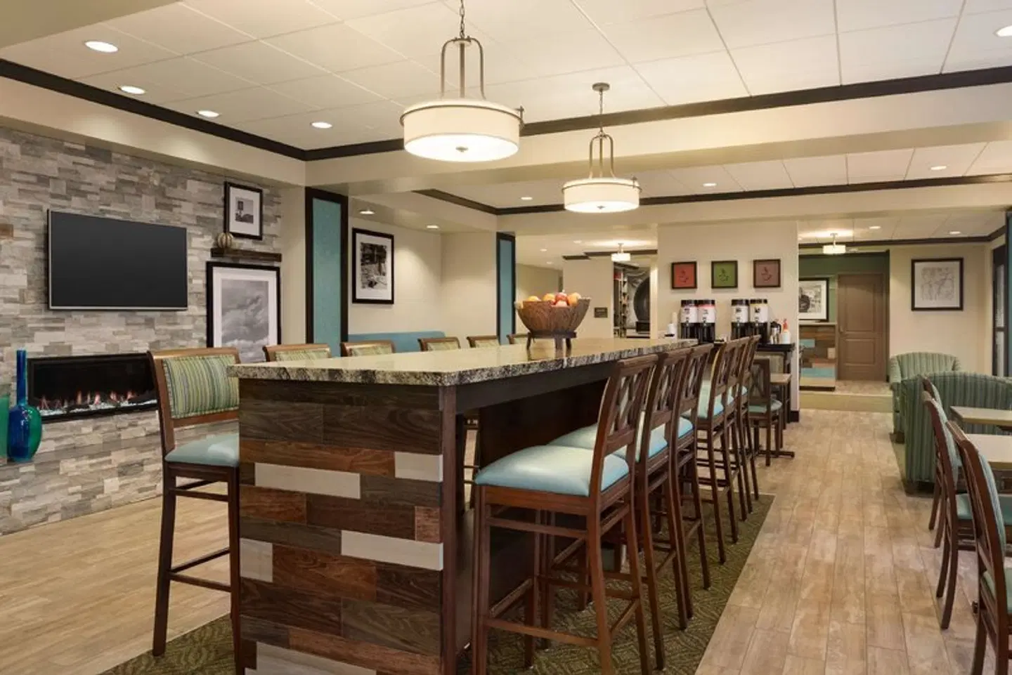 Hampton Inn Elko Bar