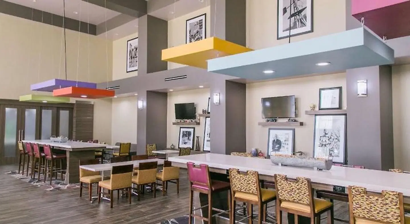 Hampton Inn & Suites Amarillo East Bar