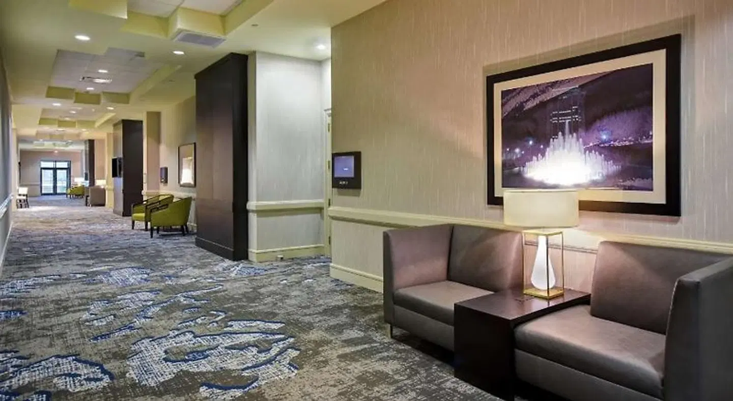 Embassy Suites by Hilton Montgomery - Hotel & Conference Center ROOM_EXAMPLE