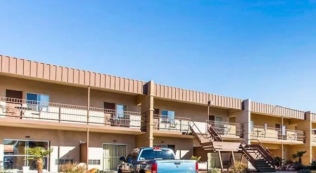 Rodeway Inn at Lake Powell EXTERIOR