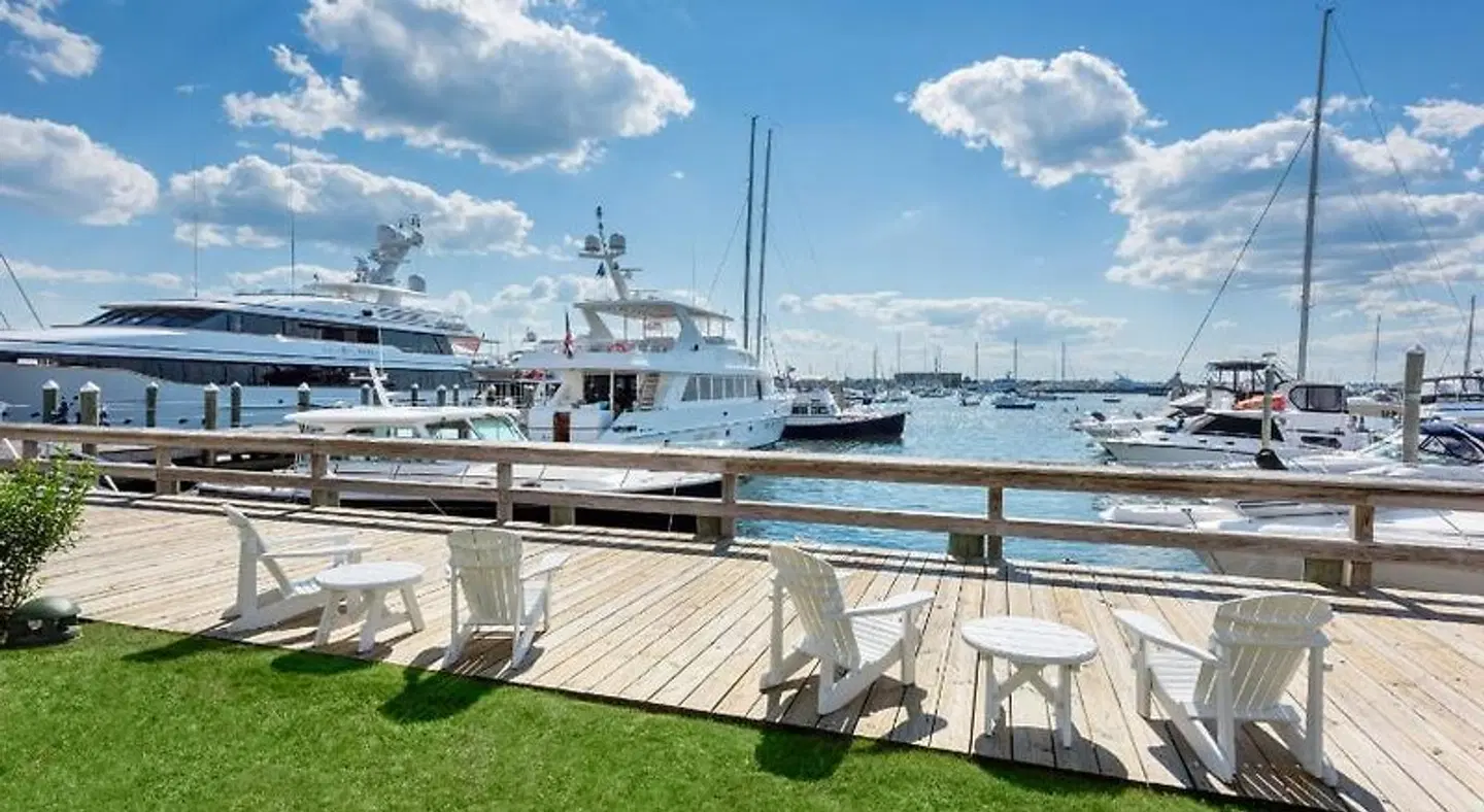The Newport Harbor Hotel & Marina SPORTS_AND_LEISURE